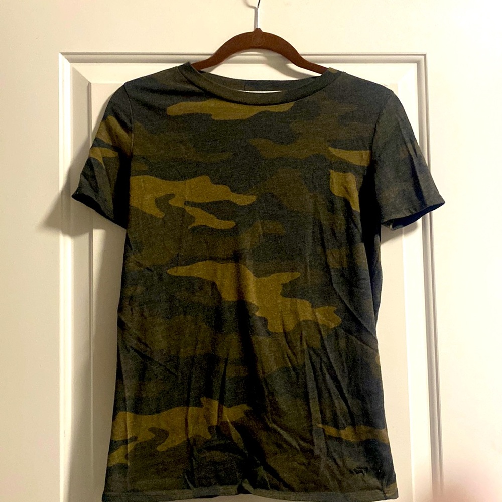 Pink camouflaged tee